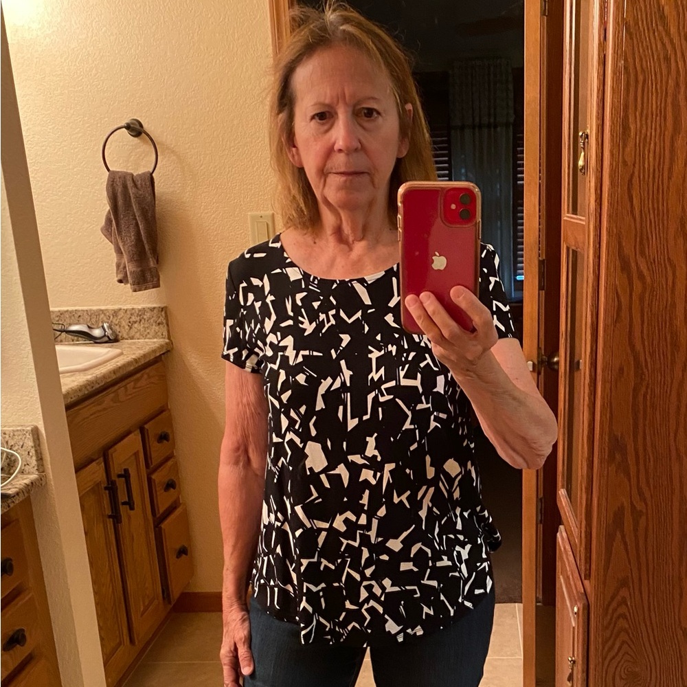 10/10$ Alfani Black & White Women's Blouse BUNDLE 10 (4-5$) items for 10$